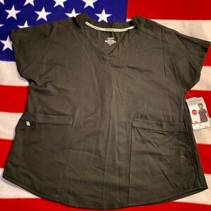 Women’s Cuddl Duds medical scrub. Great material brand new with tags size large.